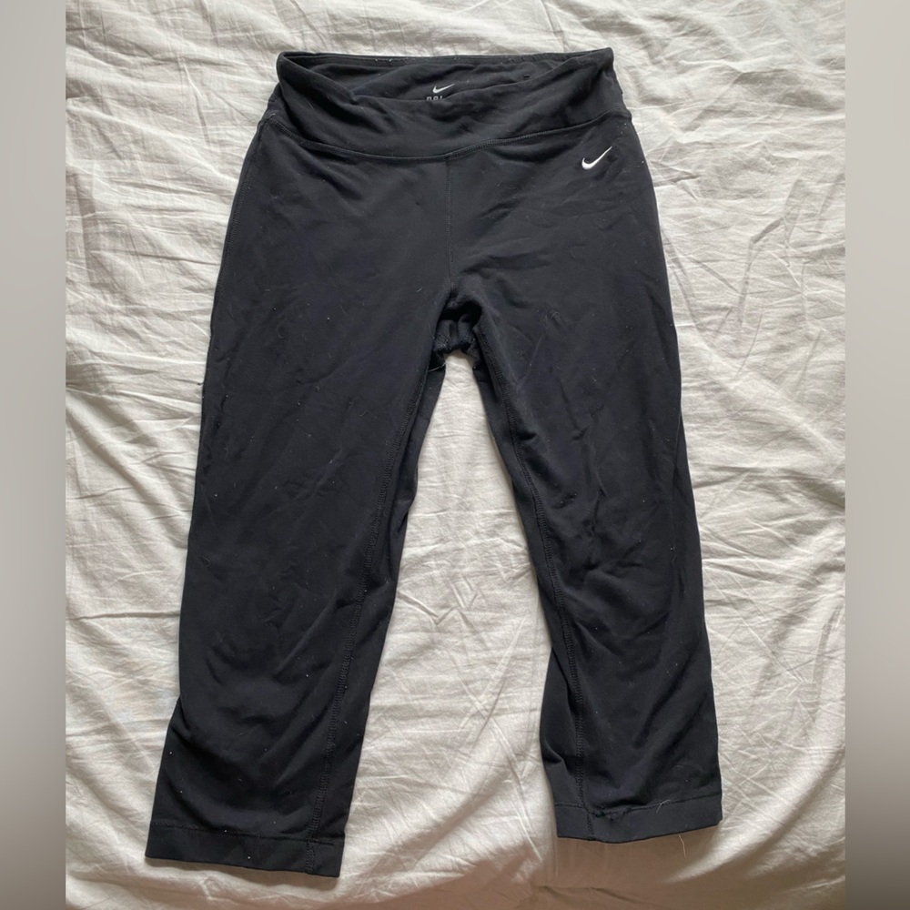 Nike Dri-Fit Capri Leggings Size M